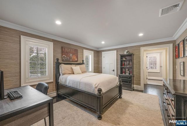 11 Aldbury Drive, Upper Saddle River, NJ 07458