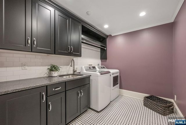 11 Aldbury Drive, Upper Saddle River, NJ 07458