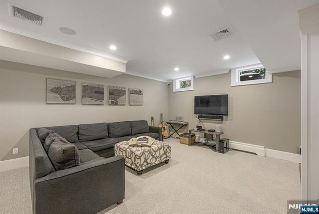 11 Aldbury Drive, Upper Saddle River, NJ 07458