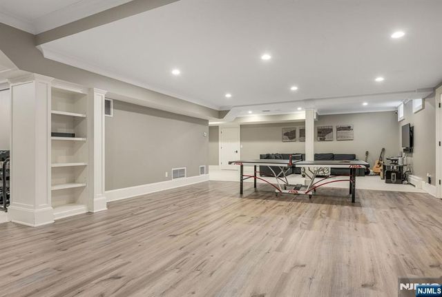 11 Aldbury Drive, Upper Saddle River, NJ 07458