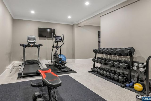 11 Aldbury Drive, Upper Saddle River, NJ 07458