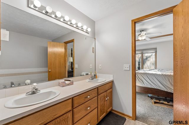 7206 S 157Th Street, Omaha, NE 68136