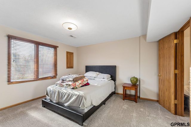 7206 S 157Th Street, Omaha, NE 68136