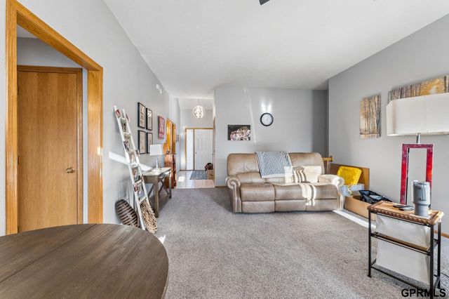 7206 S 157Th Street, Omaha, NE 68136