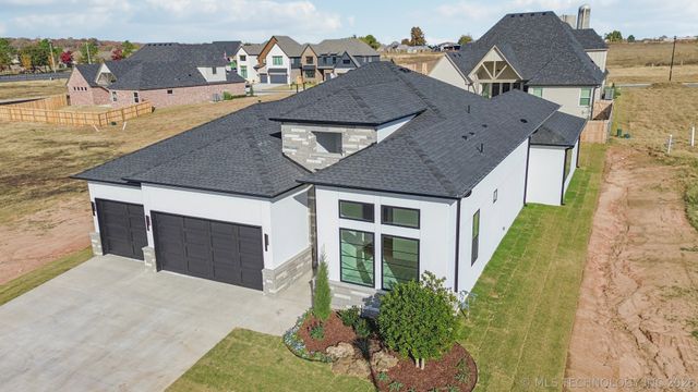 2335 E 135th Drive S, Bixby, OK 74008