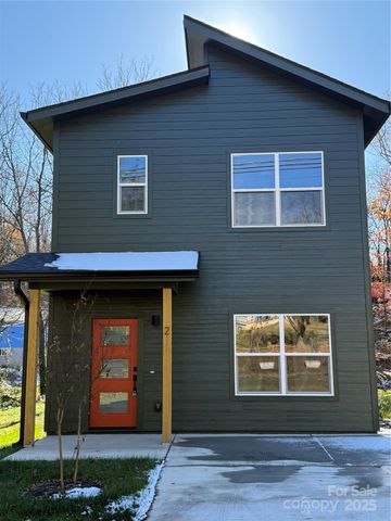 2 Cub Road, Asheville, NC 28806