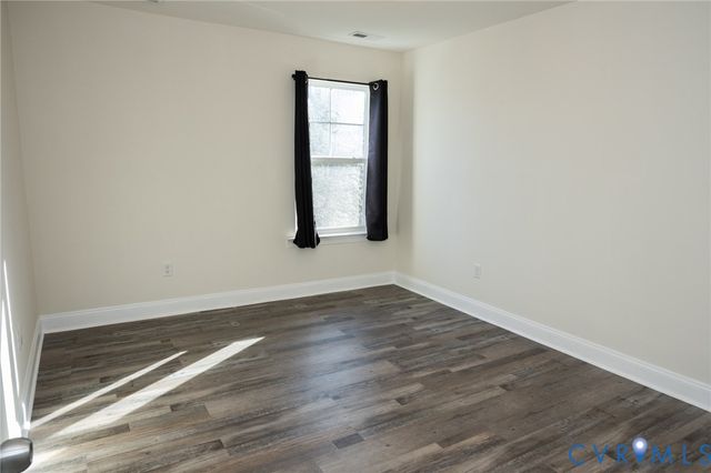 11649 Sinker Creek Dr, Chester, VA 23836