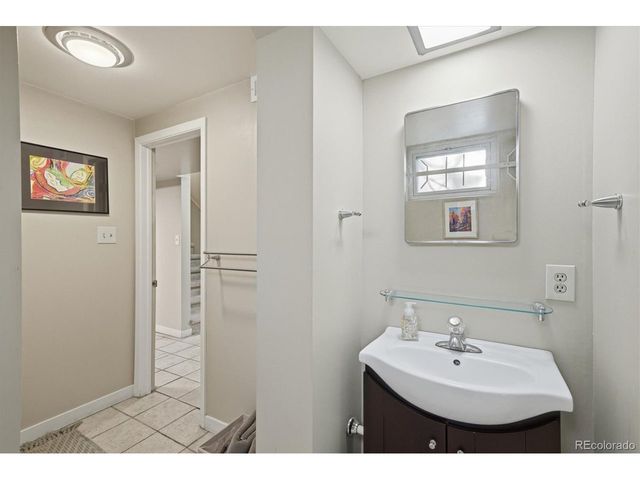 2955 S Zurich Ct, Denver, CO 80236