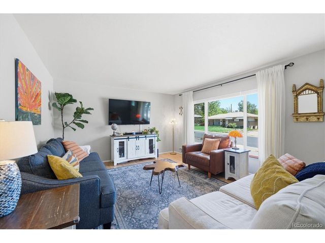 2955 S Zurich Ct, Denver, CO 80236