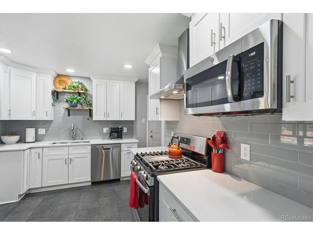2955 S Zurich Ct, Denver, CO 80236