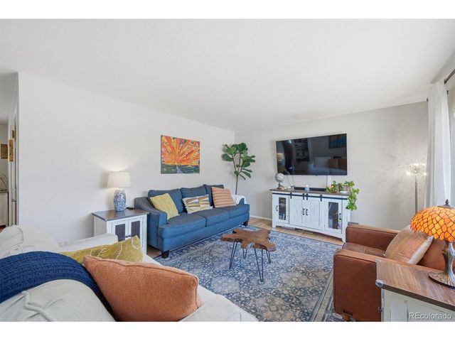 2955 S Zurich Ct, Denver, CO 80236