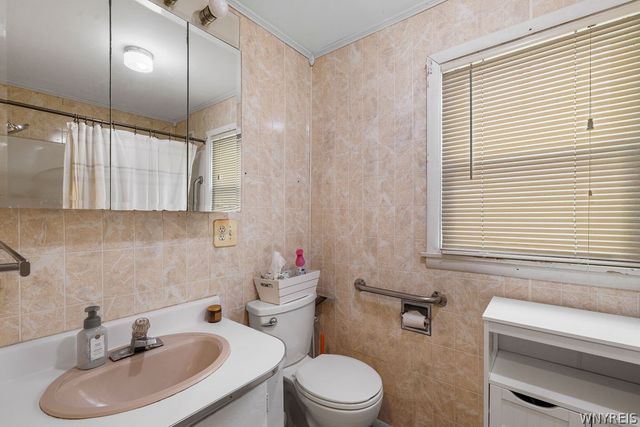 404 East Stenzil Street, North Tonawanda, NY 14120