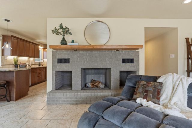 833 Sandy Mountain DR, Llano, TX 78643