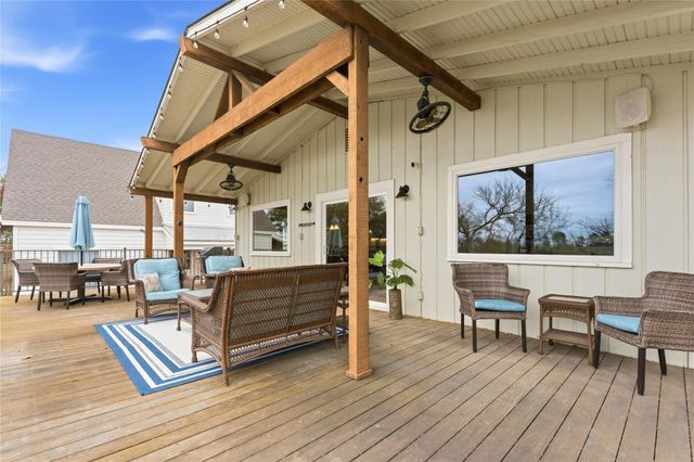 833 Sandy Mountain DR, Llano, TX 78643