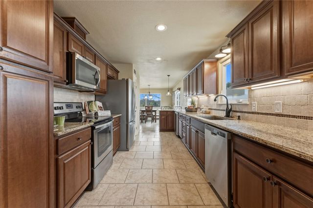 833 Sandy Mountain DR, Llano, TX 78643