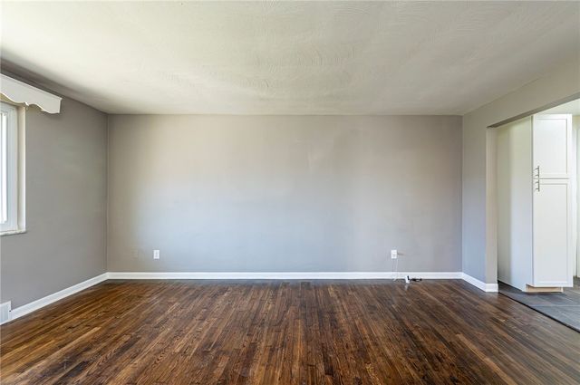 63 Chestnut St, Harrison Twp, PA 15065