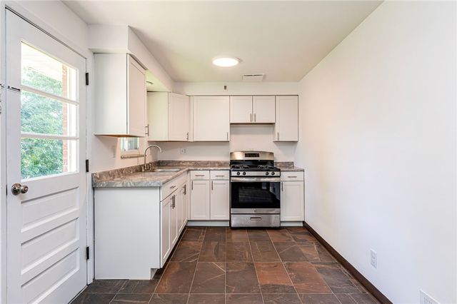 63 Chestnut St, Harrison Twp, PA 15065