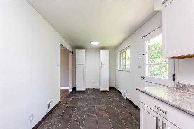 63 Chestnut St, Harrison Twp, PA 15065
