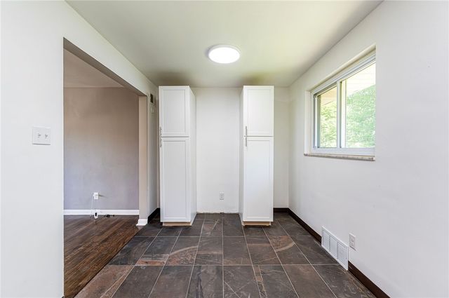 63 Chestnut St, Harrison Twp, PA 15065