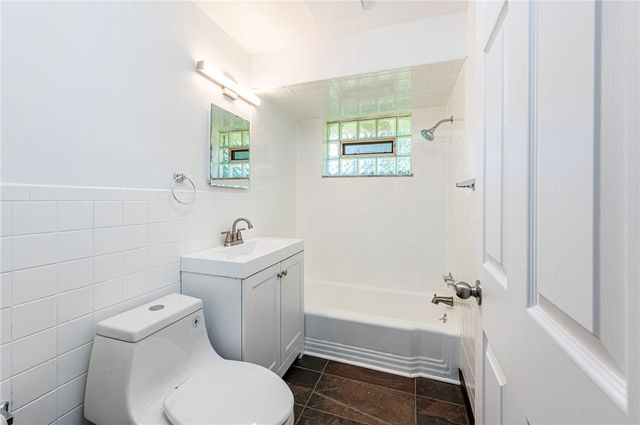 63 Chestnut St, Harrison Twp, PA 15065