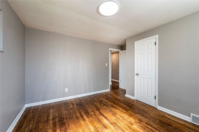 63 Chestnut St, Harrison Twp, PA 15065