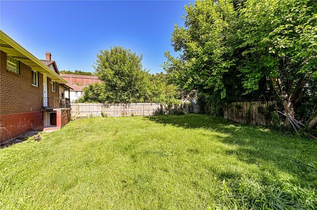 63 Chestnut St, Harrison Twp, PA 15065
