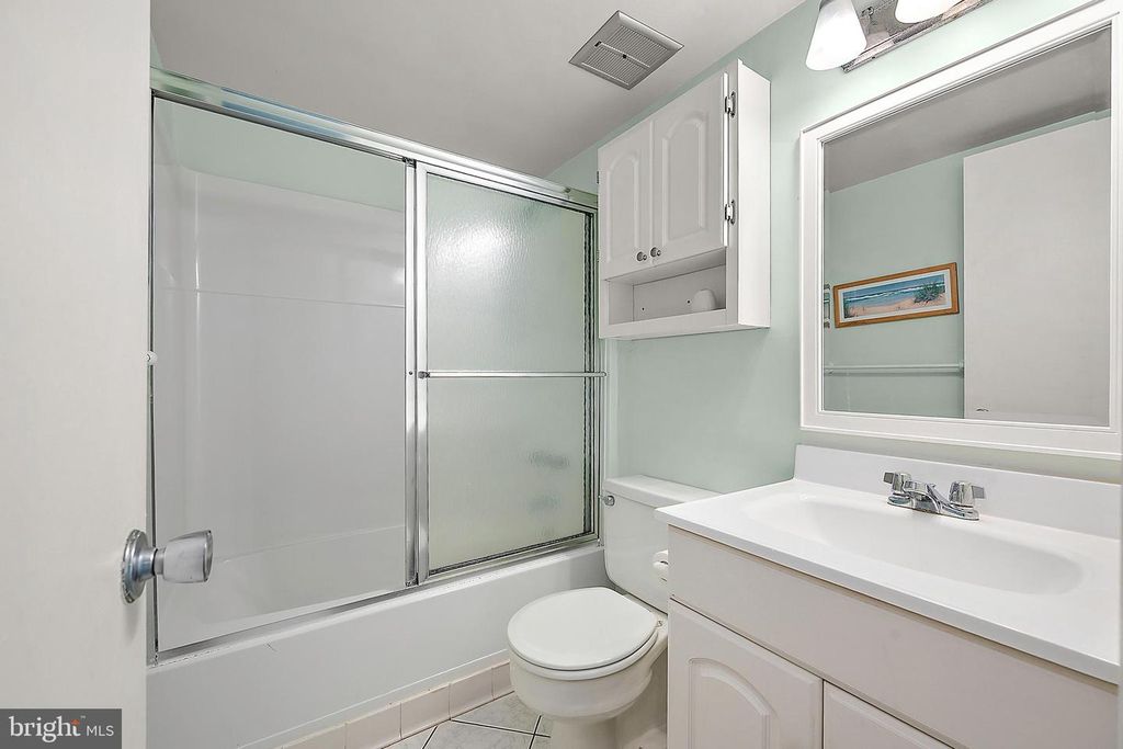 Image 41 of property listing at 11500 COASTAL HWY #1119, Ocean City, MD 21842