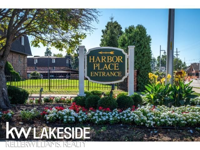 104 Riviera Drive, St Clair Shores, MI 48080