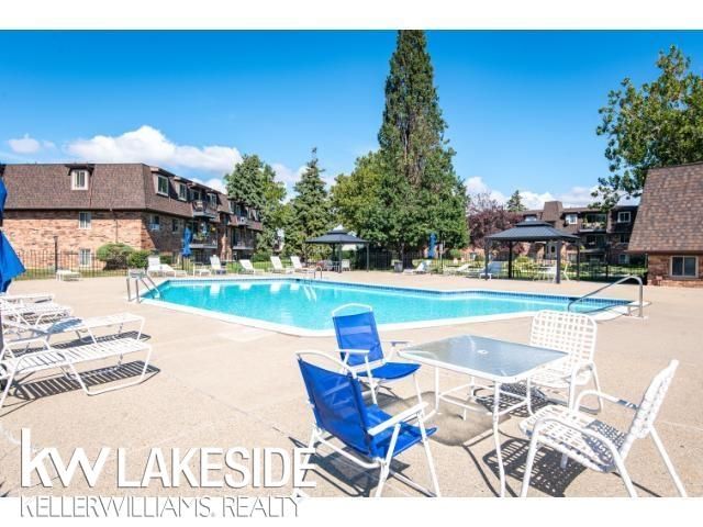 104 Riviera Drive, St Clair Shores, MI 48080