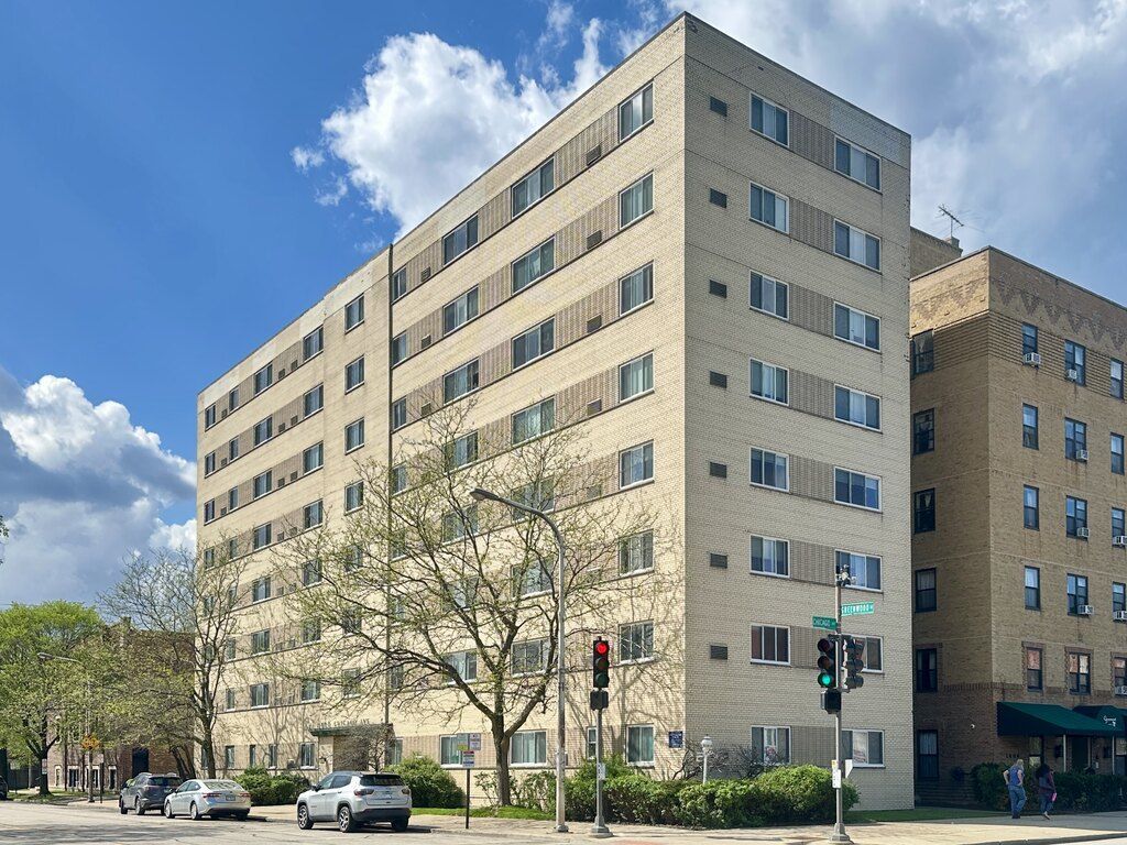 1400 Chicago Avenue 107, Evanston, IL 60201