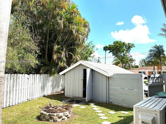 4541 SW 28th Terrace, Dania Beach, FL 33312