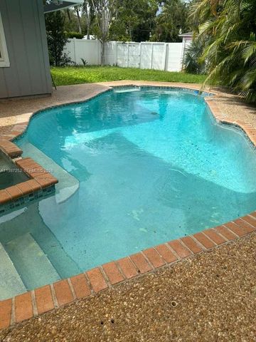 4541 SW 28th Terrace, Dania Beach, FL 33312