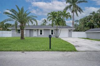 4541 SW 28th Terrace, Dania Beach, FL 33312