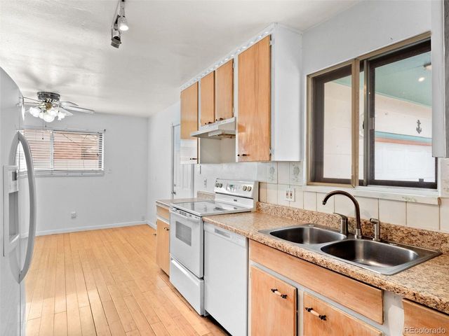 418 S Wheeling Way, Aurora, CO 80012