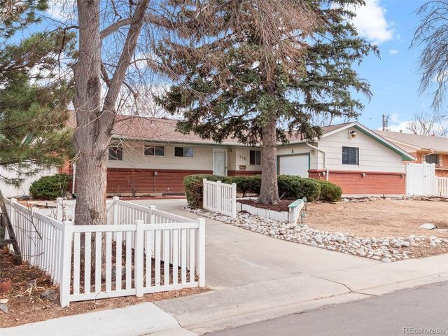 418 S Wheeling Way, Aurora, CO 80012