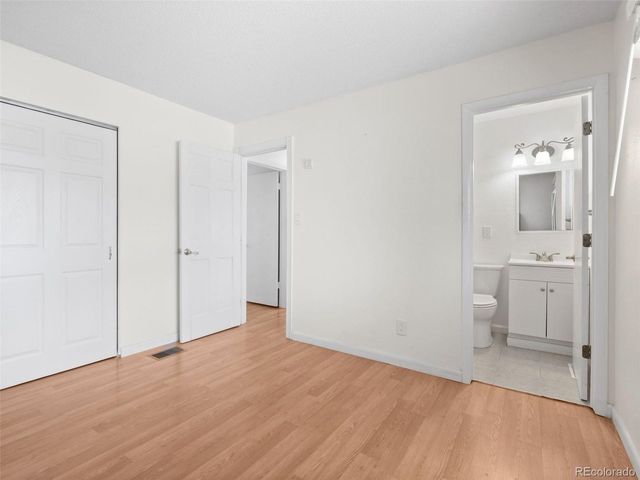 418 S Wheeling Way, Aurora, CO 80012