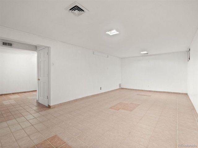 418 S Wheeling Way, Aurora, CO 80012