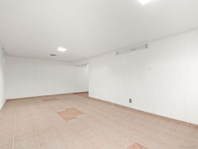 418 S Wheeling Way, Aurora, CO 80012