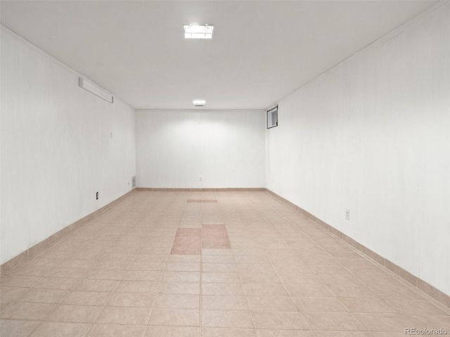 418 S Wheeling Way, Aurora, CO 80012