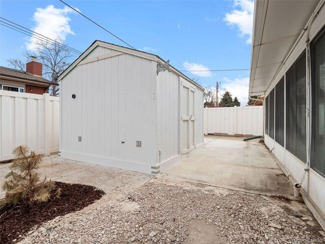 418 S Wheeling Way, Aurora, CO 80012