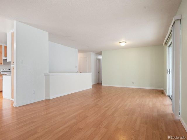 418 S Wheeling Way, Aurora, CO 80012