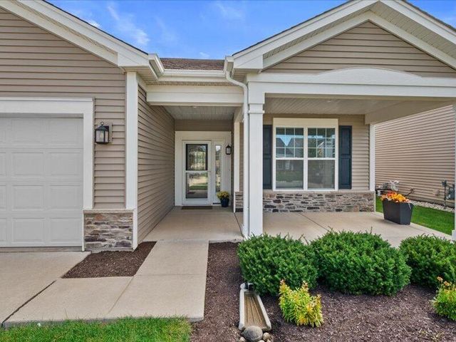 321 Bowing WAY, Lake Geneva, WI 53147