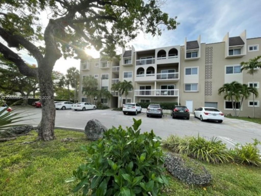 8103 Camino Real C-108, Miami, FL 33143