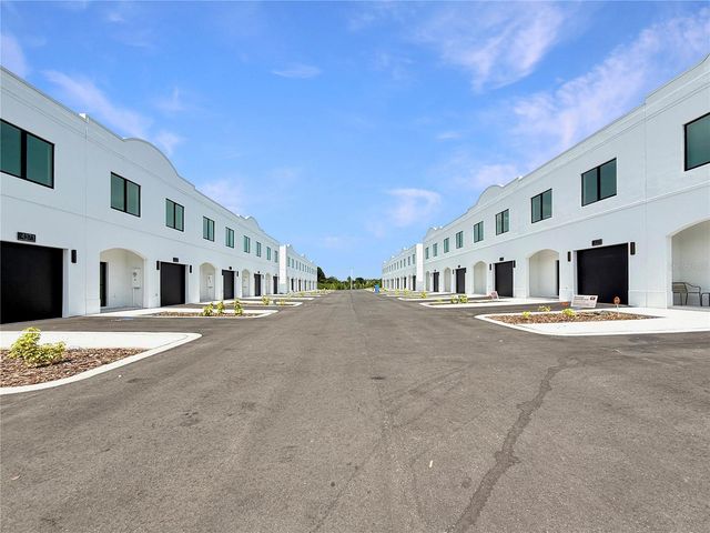 4345 CAMBIO GARDENS COURT, Tampa, FL 33610
