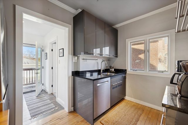 275 W North Avenue, Elmhurst, IL 60126