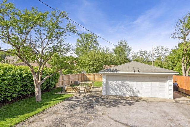 275 W North Avenue, Elmhurst, IL 60126