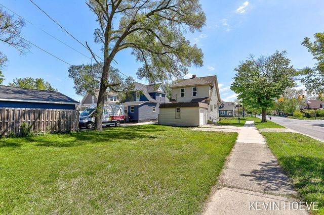 408 Van Raalte Avenue, Holland, MI 49423