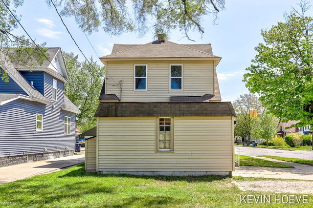 408 Van Raalte Avenue, Holland, MI 49423