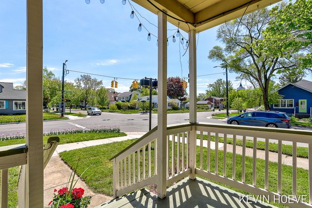 408 Van Raalte Avenue, Holland, MI 49423