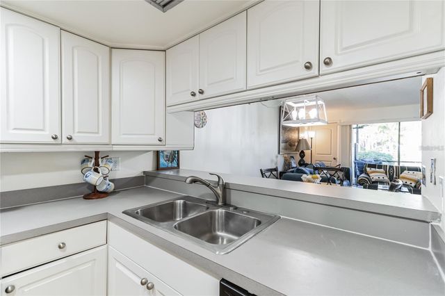 4658 RINGWOOD MEADOW 41, Sarasota, FL 34235